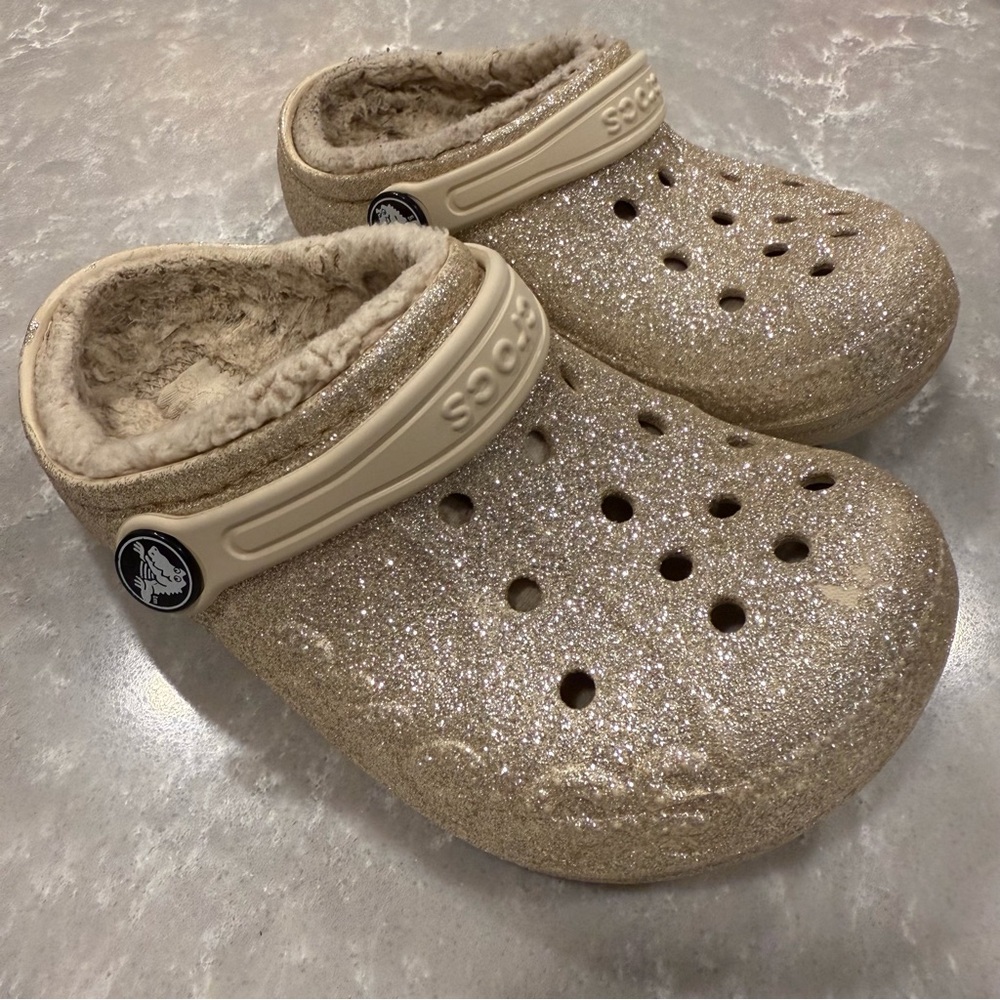 Crocs Gold Glitter Faux Fur Lined Clogs Toddler 11 EUC